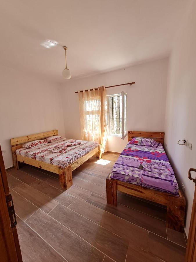 Bujtinat Skenderi Gjinar 2 Villa Bagian luar foto