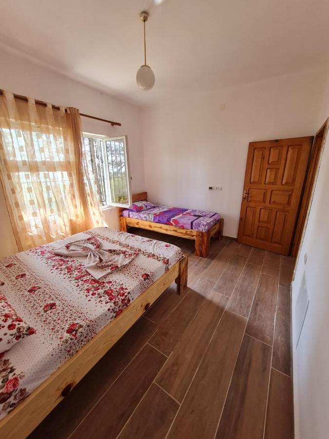 Bujtinat Skenderi Gjinar 2 Villa Bagian luar foto