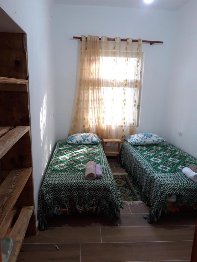 Bujtinat Skenderi Gjinar 2 Villa Bagian luar foto