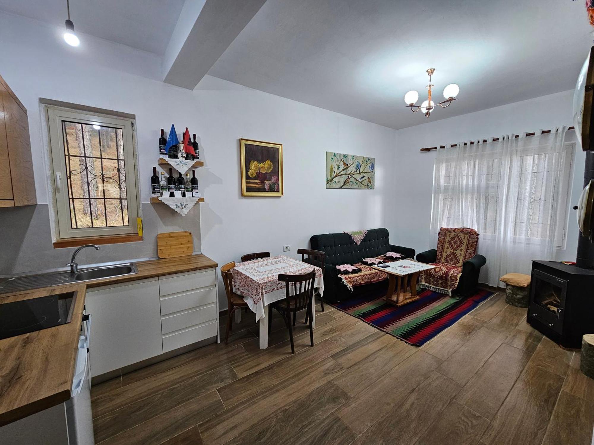 Bujtinat Skenderi Gjinar 2 Villa Bagian luar foto