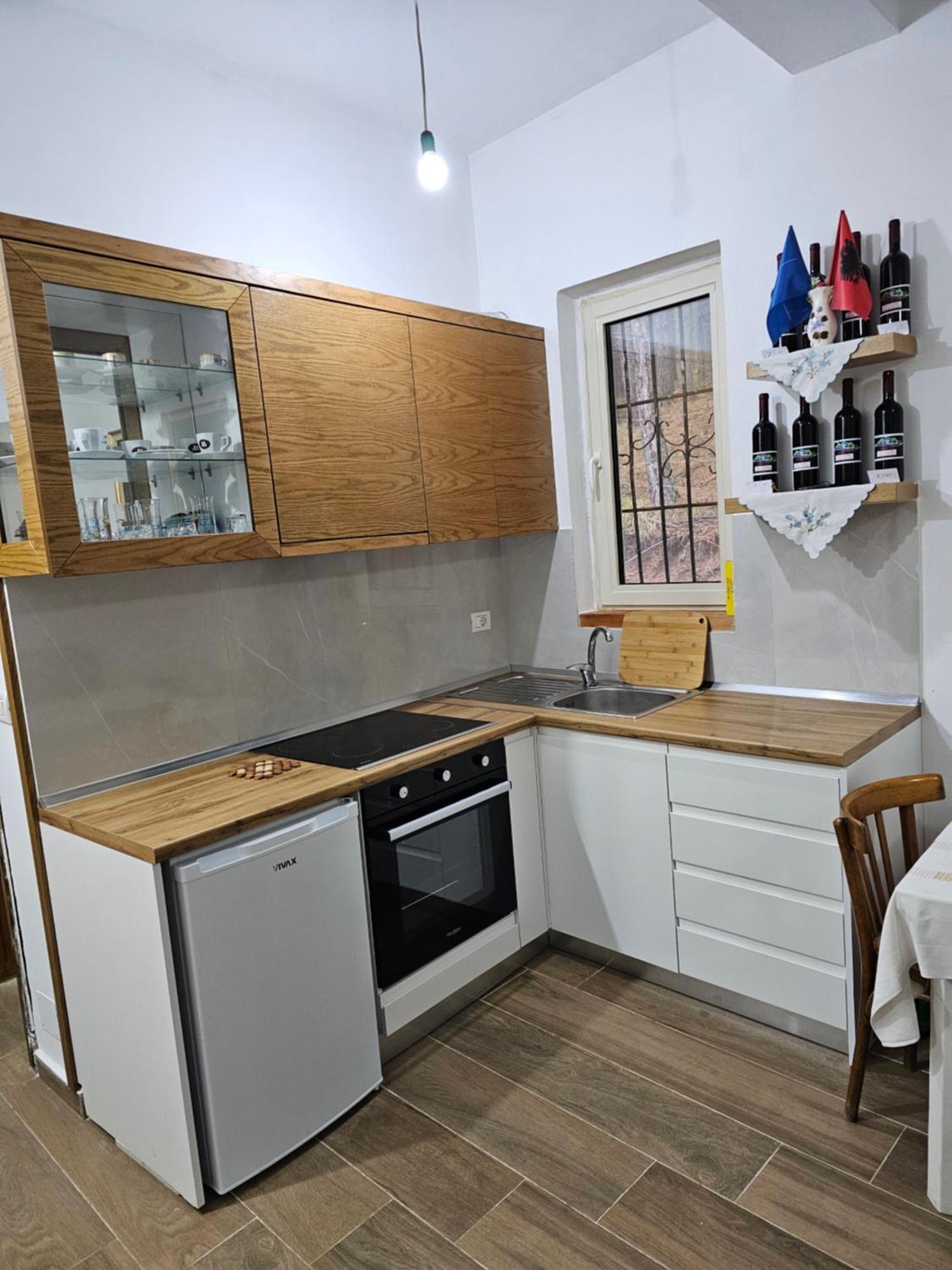 Bujtinat Skenderi Gjinar 2 Villa Bagian luar foto